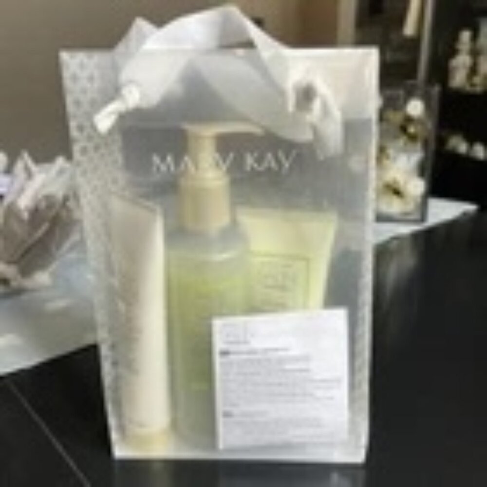 Mary Kay White Tea & Citrus Satin Hands® Pampering Set
